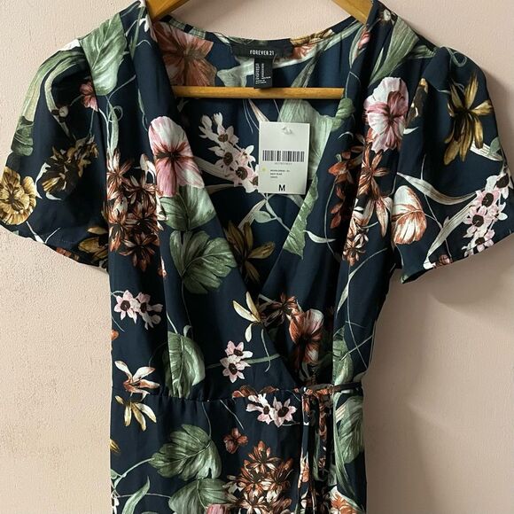 Forever 21 Navy Tropical Floral Wrap Mini Dress Size M NWT - Picture 11 of 11